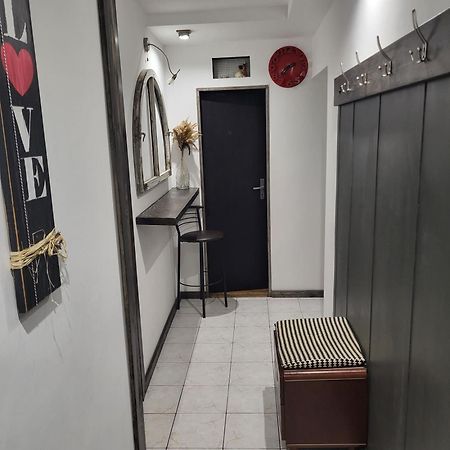 Новая Квартира Užhorod Esterno foto